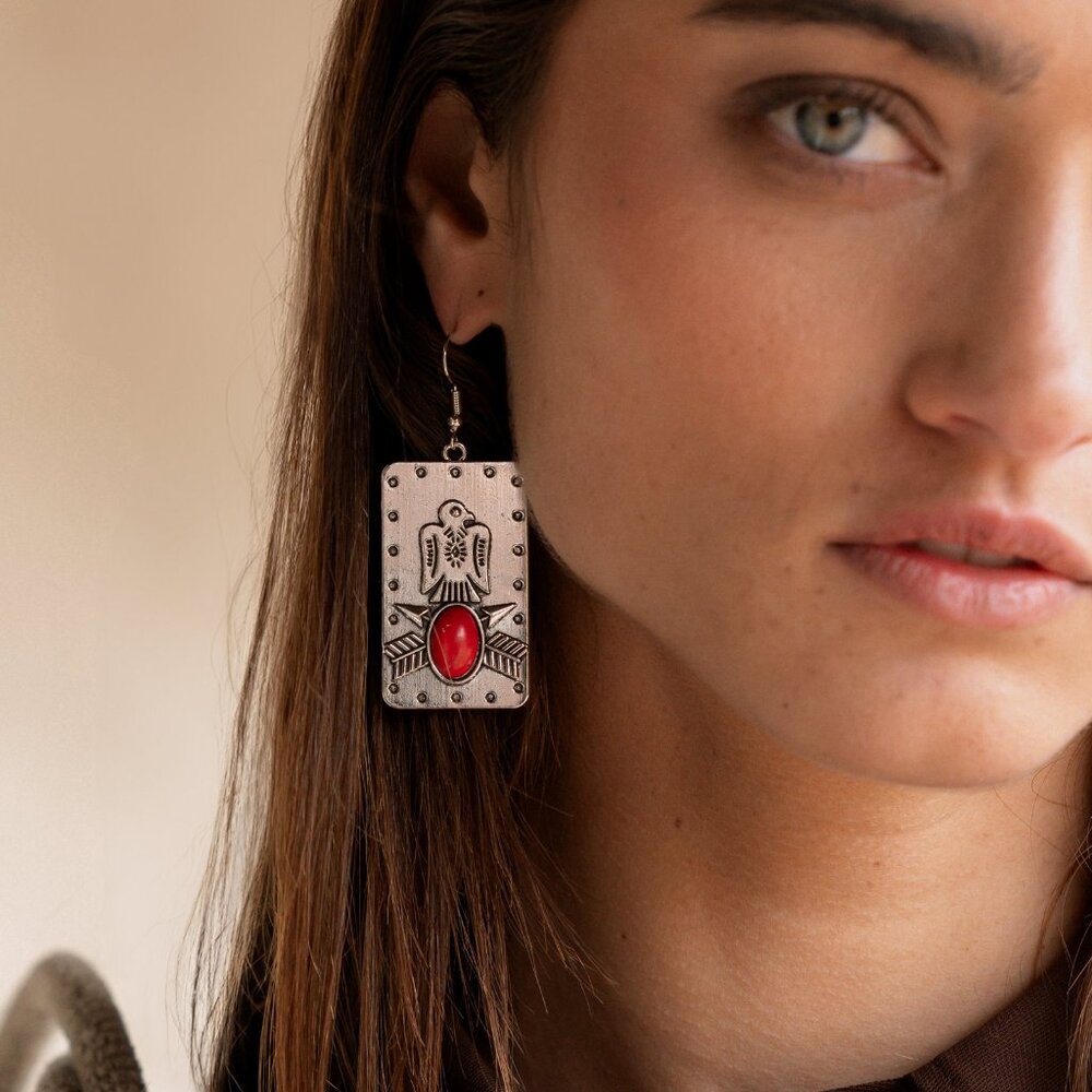 NWT PAPARAZZI INVINCIBLE ICON EARRINGS